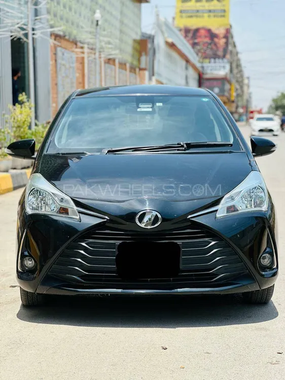 Toyota Vitz 2018 for Sale in Karachi Image-1