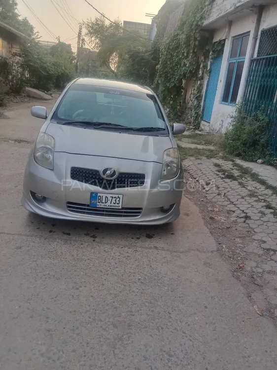 Toyota Vitz 2011 for Sale in Islamabad Image-1