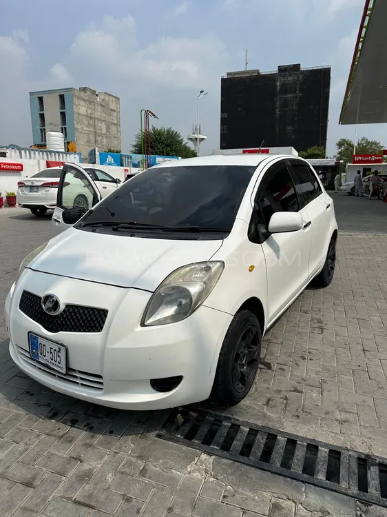 Toyota Vitz 2006 for Sale in Islamabad Image-1