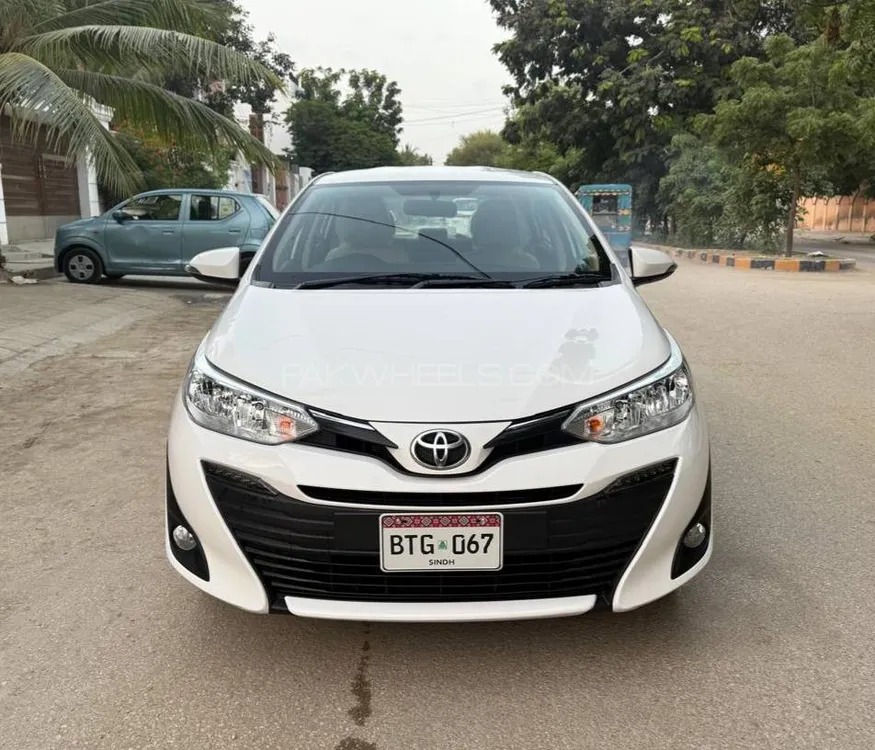 Toyota Yaris Sedan 2021 for Sale in Karachi Image-1