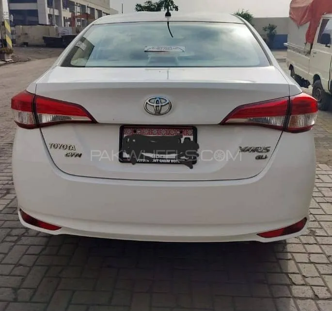 Toyota Yaris Sedan 2021 for Sale in Karachi Image-1