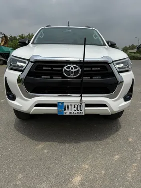 Toyota Hilux Revo V Automatic 2.8 2021