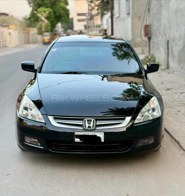 Honda Accord 2005 for Sale in Faisalabad Image-1