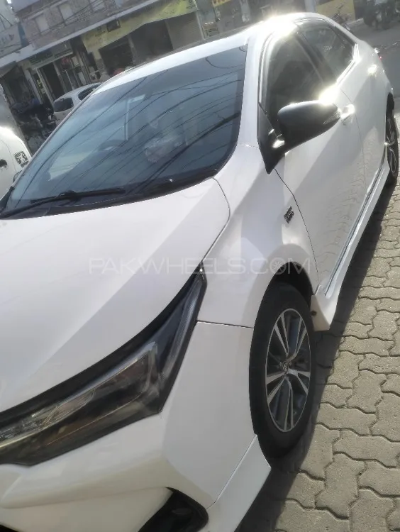 Toyota Corolla 2015 for Sale in Lahore Image-1