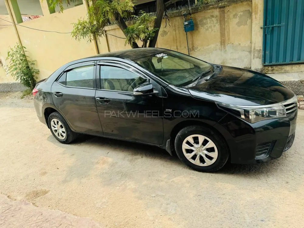 Toyota Corolla 2017 for Sale in Sargodha Image-1