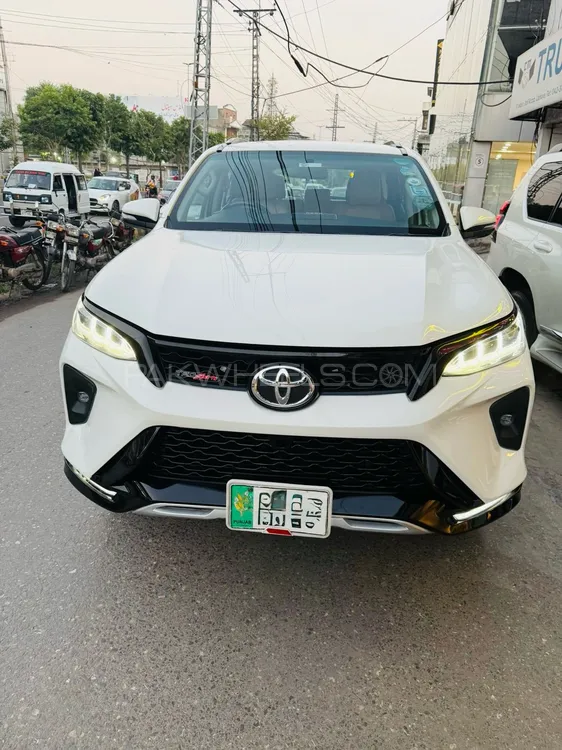 Toyota Fortuner 2018 for Sale in Lahore Image-1