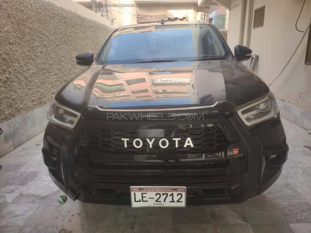 Toyota Hilux 2021 for Sale in Karachi Image-1