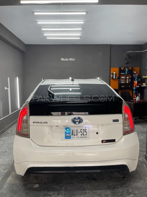 Toyota Prius 2015 for Sale in Islamabad Image-1