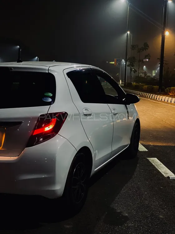 Toyota Vitz 2014 for Sale in Lahore Image-1