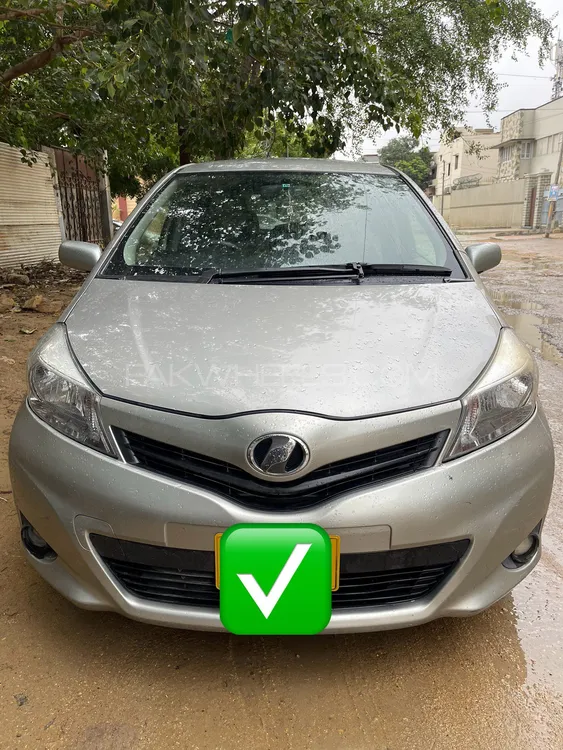 Toyota Vitz 2013 for Sale in Karachi Image-1