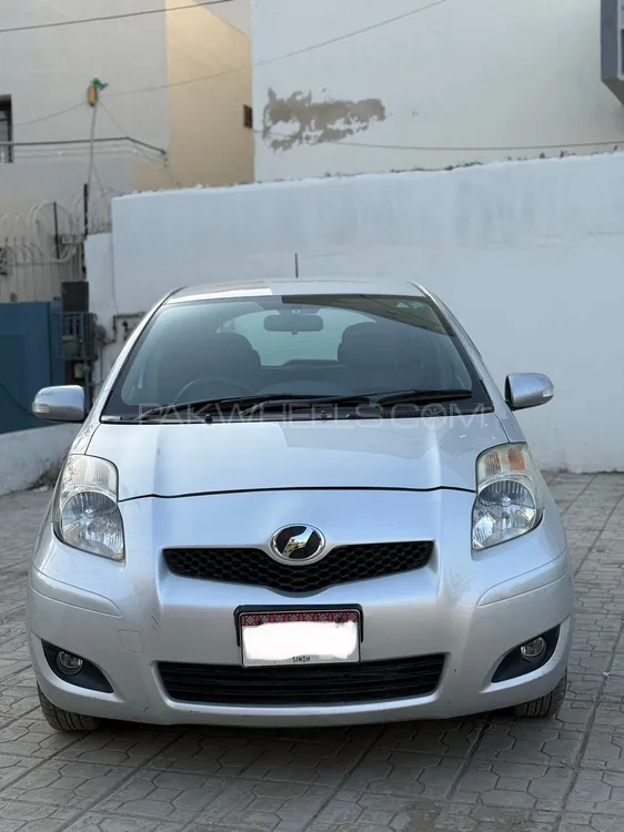 Toyota Vitz 2010 for Sale in Karachi Image-1