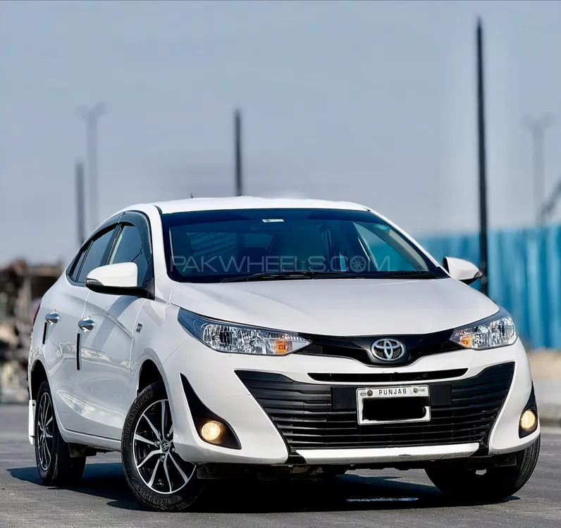 Toyota Yaris Sedan 2022 for Sale in Lahore Image-1