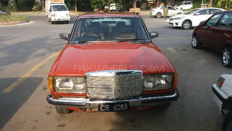 Mercedes Benz 200 D 1982 for Sale in Islamabad Image-1