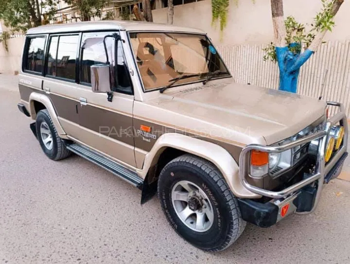 Mitsubishi Pajero 1986 for Sale in Karachi Image-1