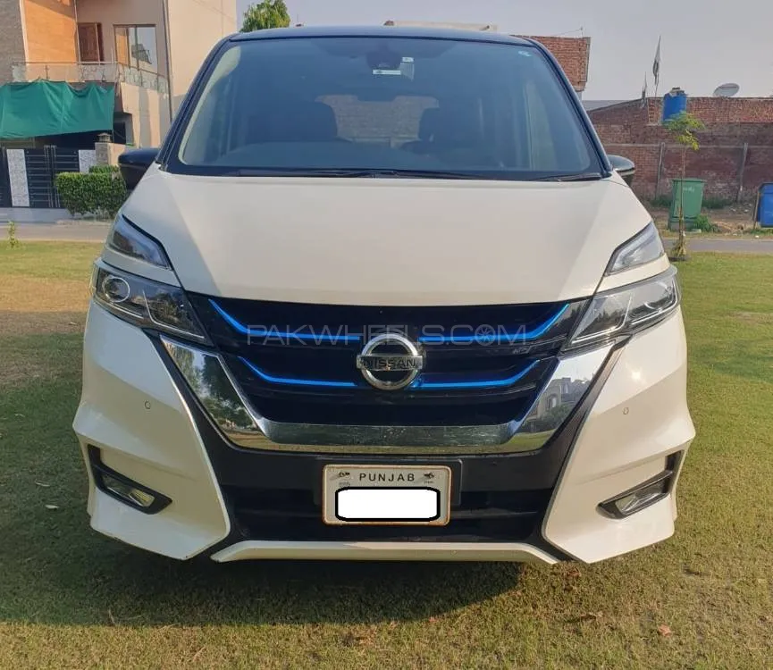 Nissan Serena 2018 for Sale in Lahore Image-1