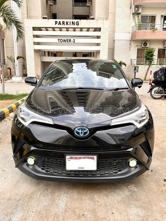 Toyota C-HR 2017 for Sale in Karachi Image-1