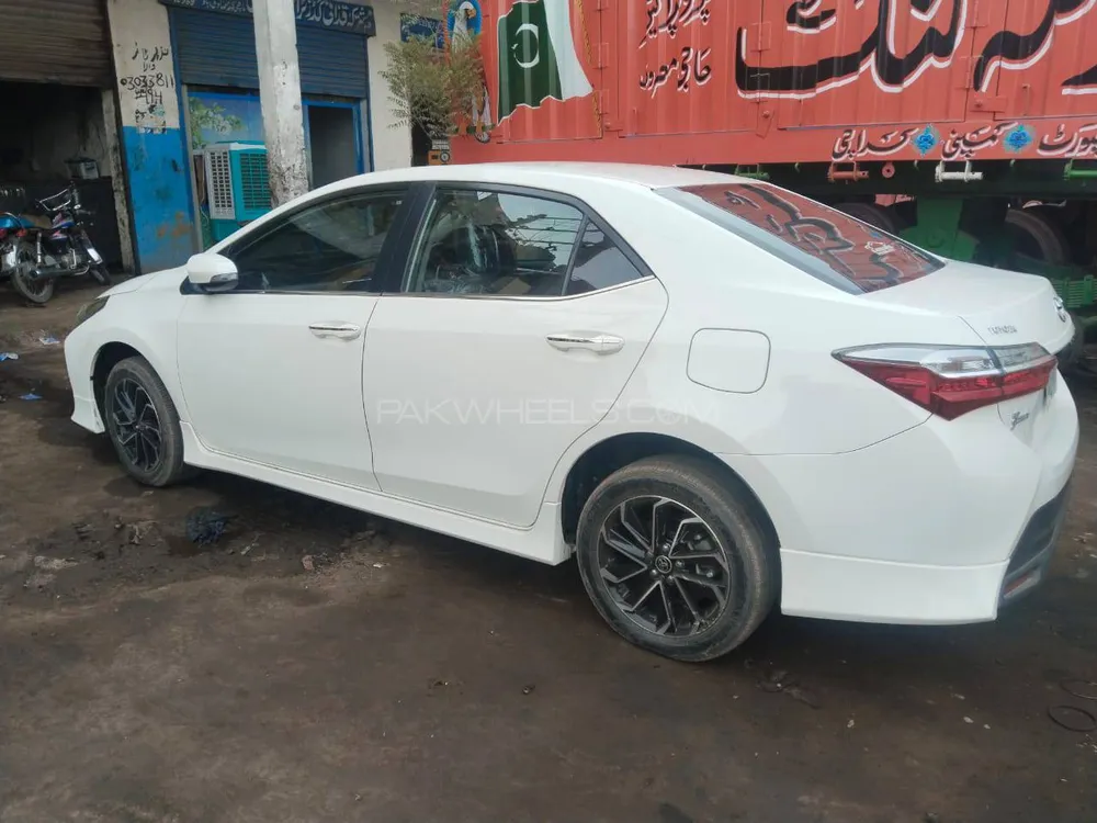 Toyota Corolla 2024 for Sale in Sadiqabad Image-1