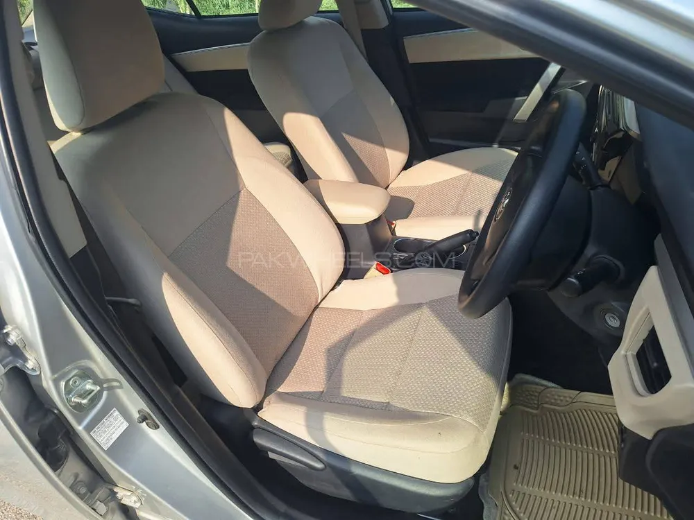Toyota Corolla 2017 for Sale in Kallar Kahar Toyota Corolla 2017 for Sale in Kallar Kahar Image-9