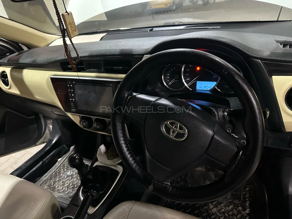Toyota Corolla 2017 for Sale in Lahore Image-1