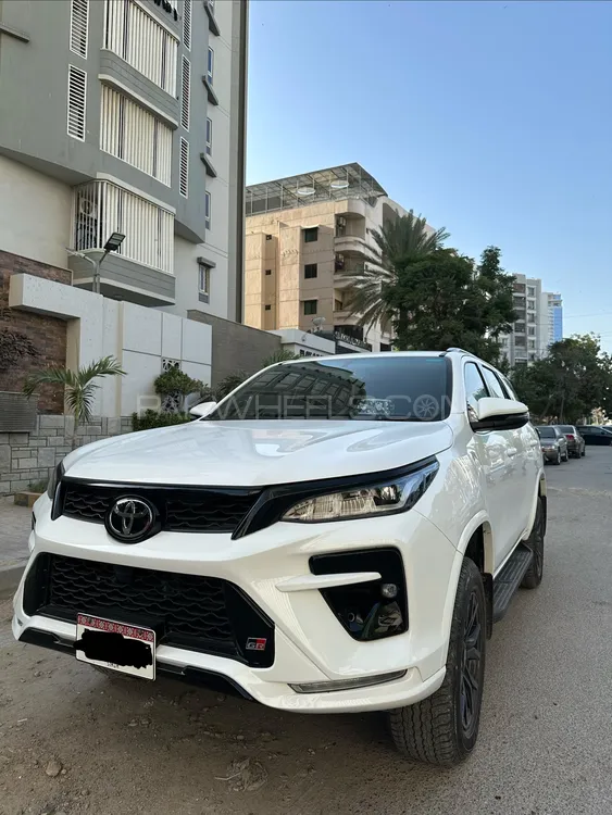 Toyota Fortuner 2025 for Sale in Karachi Image-1