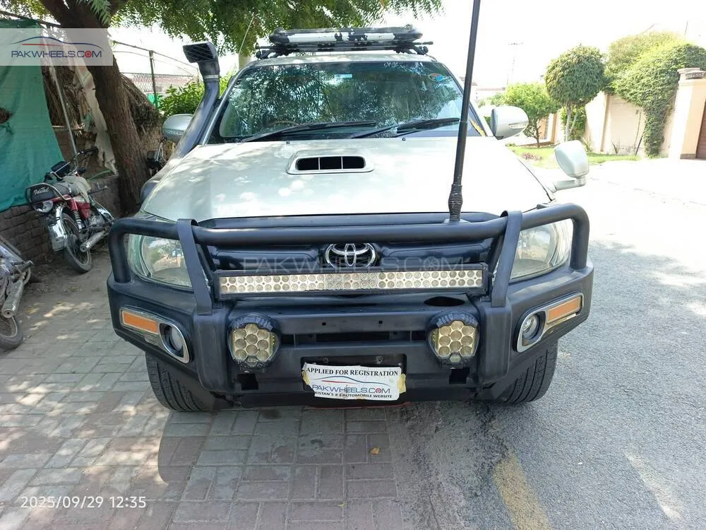 Toyota Hilux 2009 for Sale in Multan Image-1