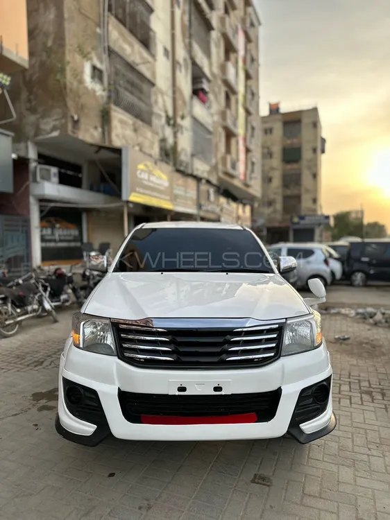 Toyota Hilux 2015 for Sale in Karachi Image-1