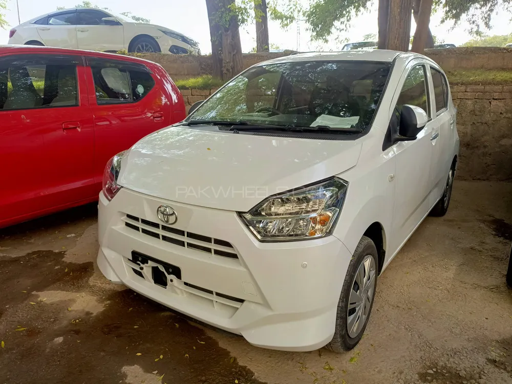 Toyota Pixis Mega 2022 for Sale in Islamabad Image-1
