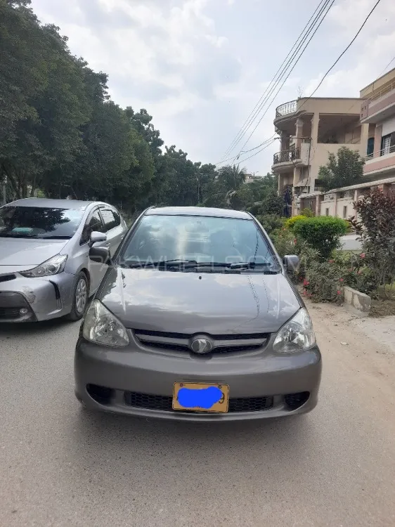 Toyota Platz 2005 for Sale in Karachi Image-1