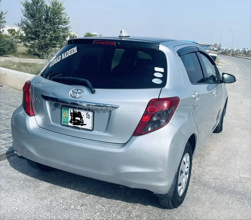 Toyota Vitz 2011 for Sale in Multan Image-1