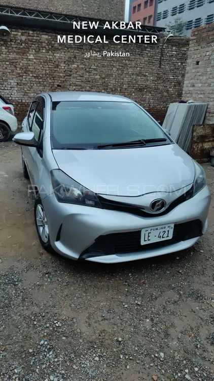 Toyota Vitz 2014 for Sale in Peshawar Image-1