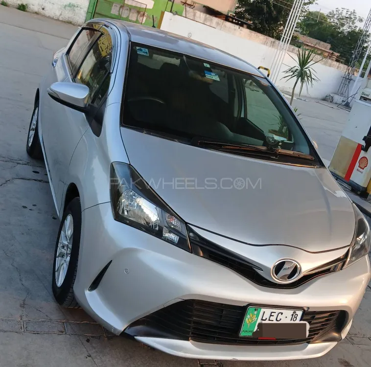 Toyota Vitz 2014 for Sale in Peshawar Image-1