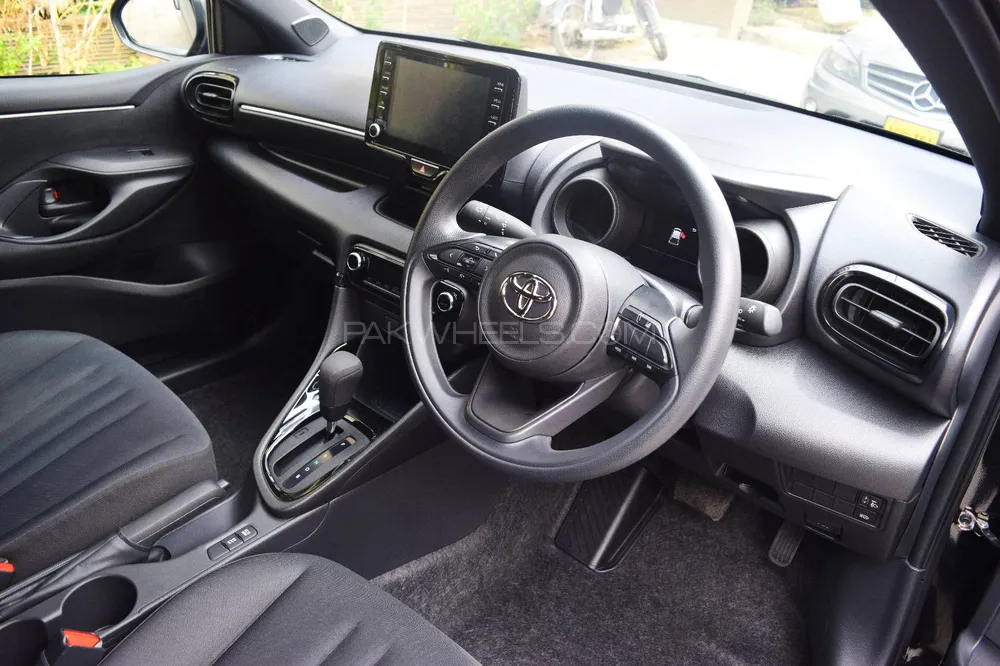 Toyota Yaris Hatchback 2023 for Sale in Faisalabad Image-1