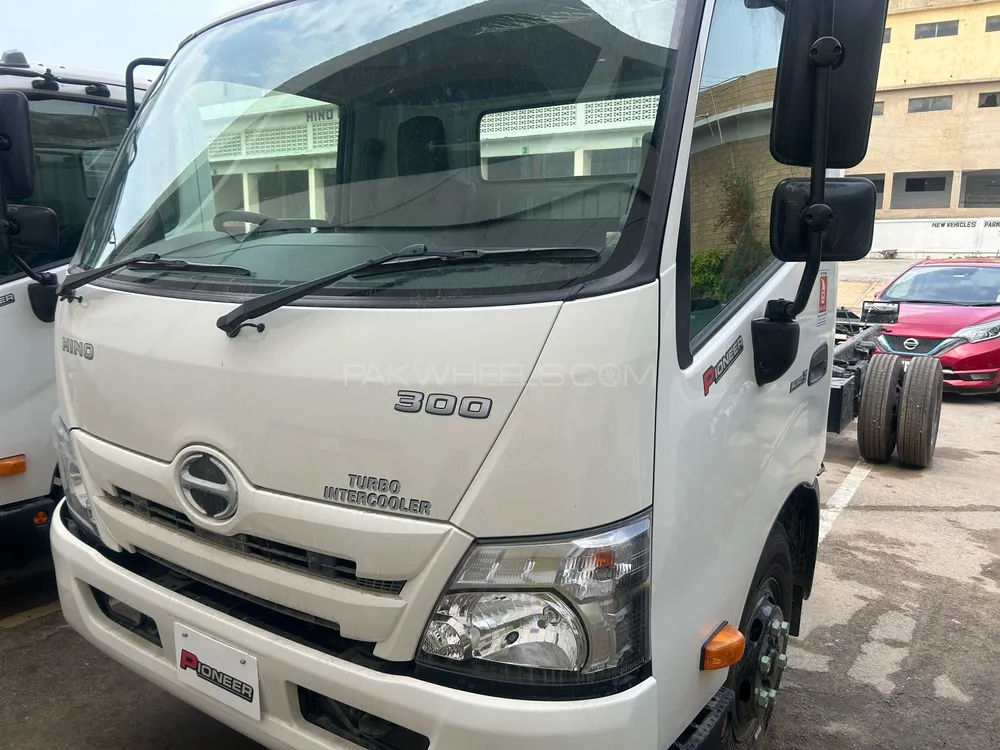 ہینو 300 سیریز 2025 for Sale in کراچی Image-1