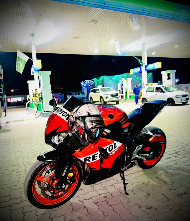 ہونڈا CBR 1000RR 2010 for Sale Image-1