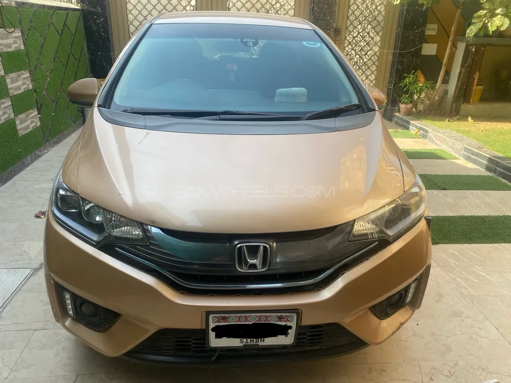 Honda Fit 2015 for Sale in Karachi Image-1