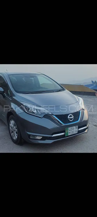 Nissan Note 2017 for Sale in Peshawar Image-1