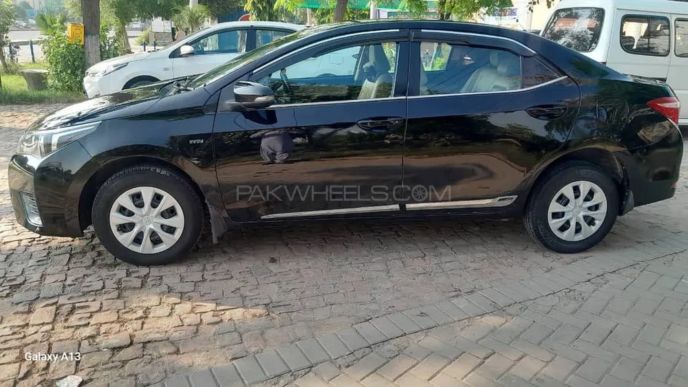 Toyota Corolla 2015 for Sale in Kharian Image-1