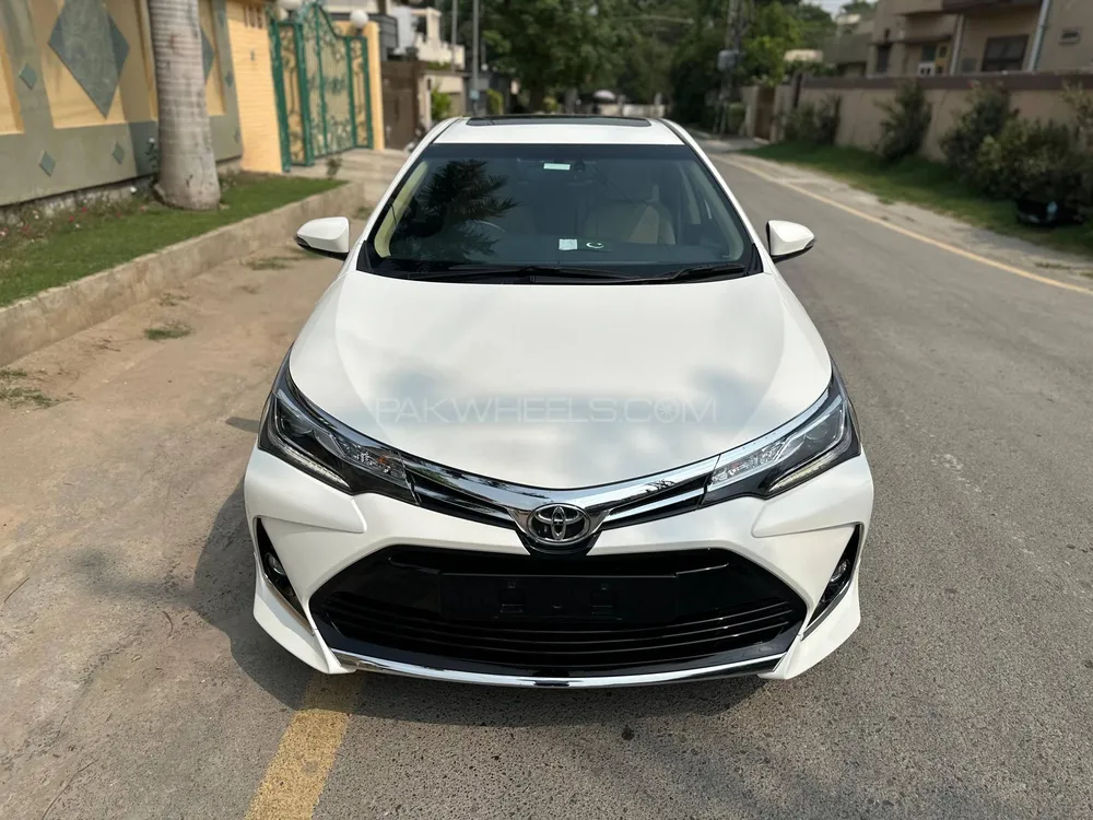 Toyota Corolla 2021 for Sale in Peshawar Image-1