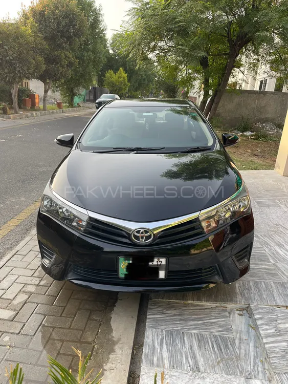 Toyota Corolla 2017 for Sale in Lahore Image-1