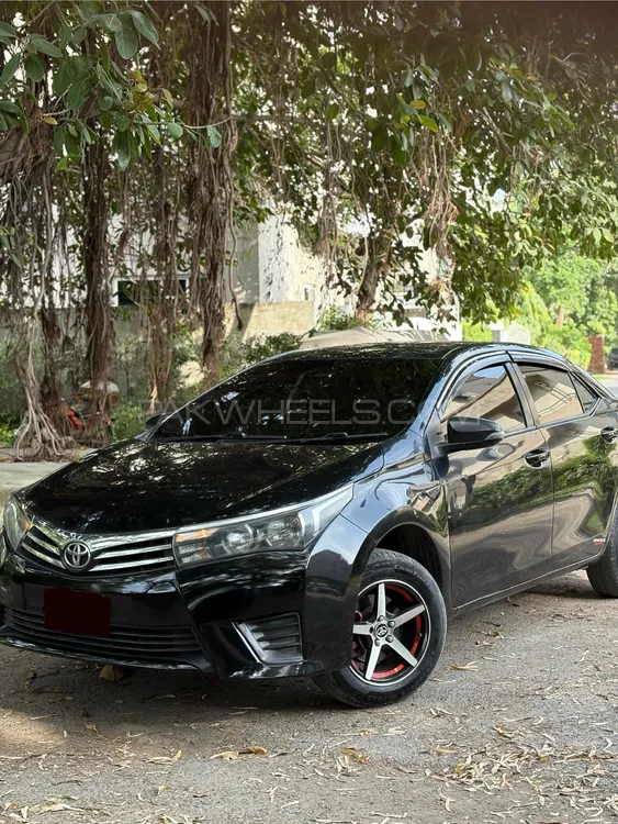 Toyota Corolla 2017 for Sale in Lahore Image-1