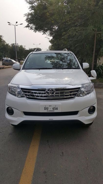 Toyota Fortuner 2015 for Sale in Islamabad Image-1