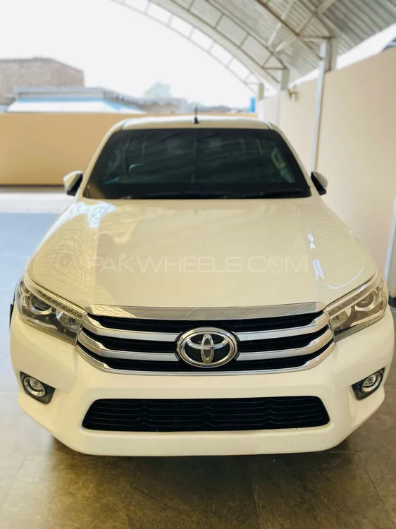 Toyota Hilux 2020 for Sale in Peshawar Image-1