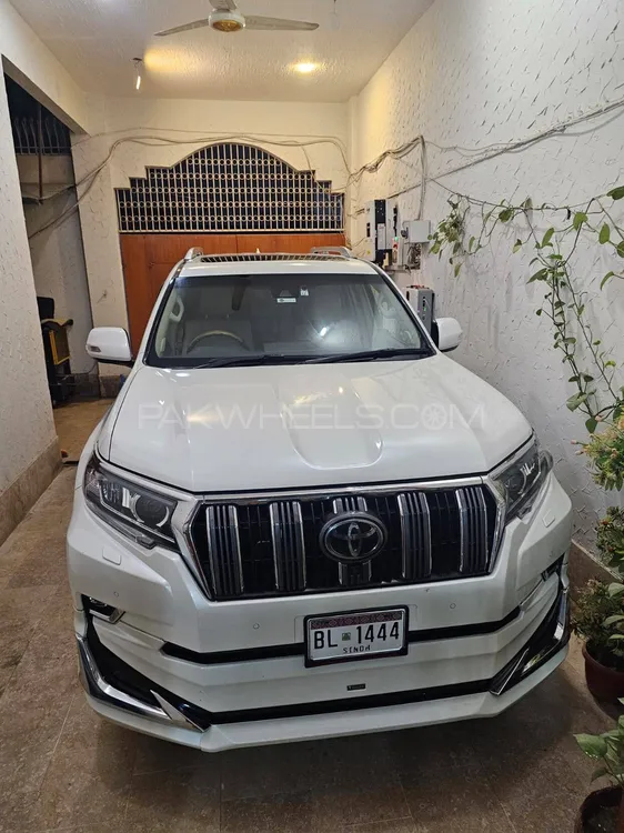 Toyota Land Cruiser 2017 for Sale in Karachi Image-1
