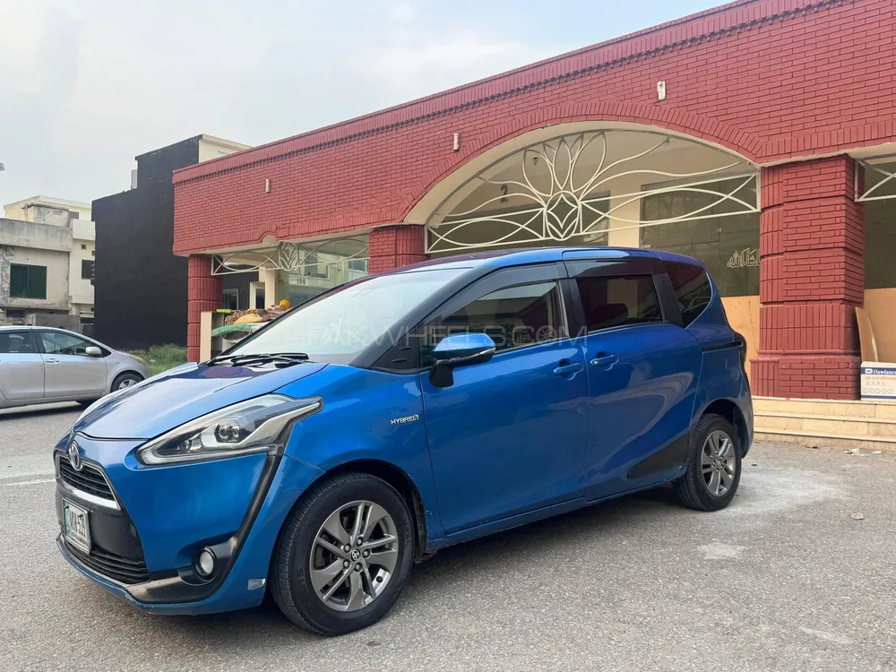 Toyota Sienta 2016 for Sale in Karachi Image-1