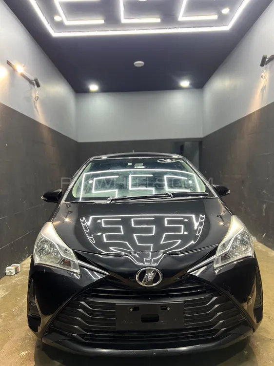 Toyota Vitz 2018 for Sale in Karachi Image-1