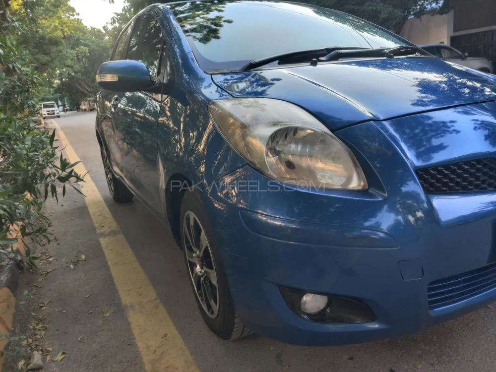 Toyota Vitz 2010 for Sale in Karachi Image-1