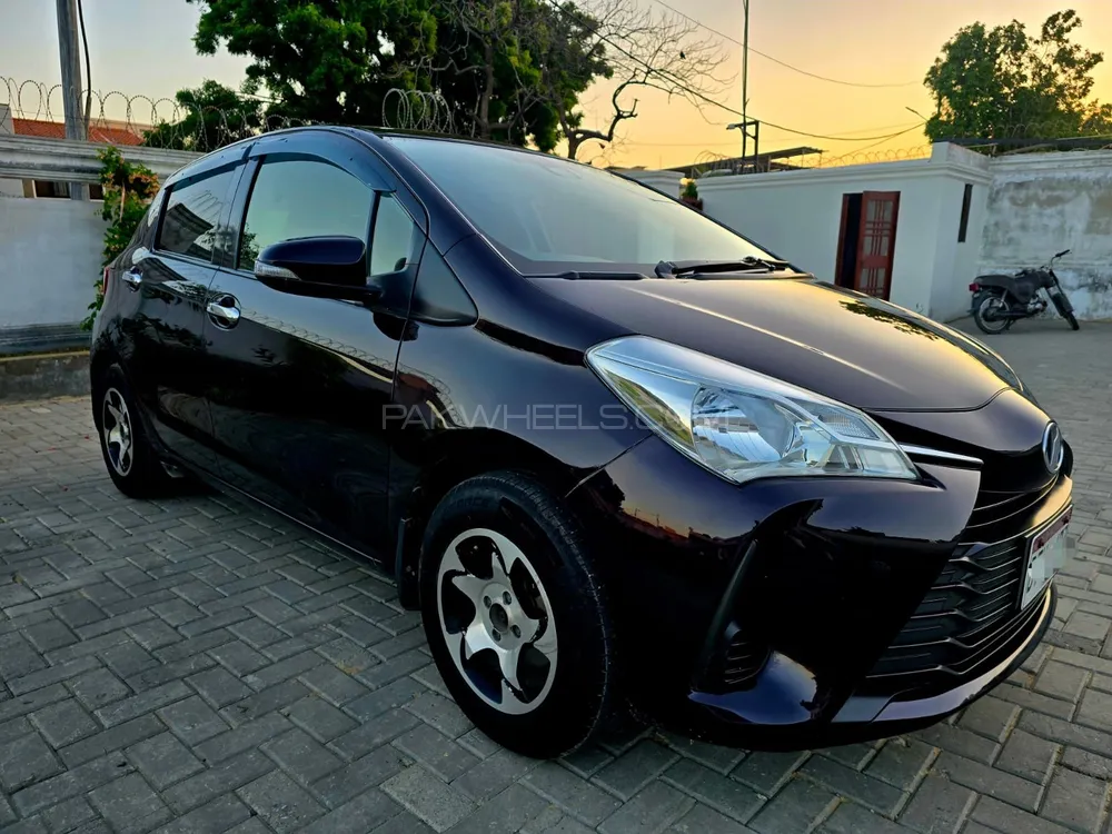 Toyota Vitz 2018 for Sale in Karachi Image-1