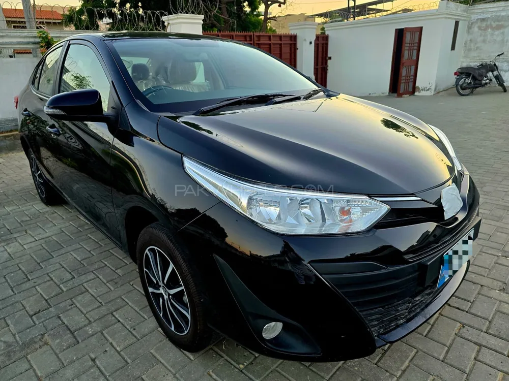 Toyota Yaris Sedan 2023 for Sale in Karachi Image-1