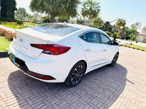 Hyundai Elantra GLS 2022