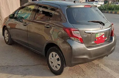 Toyota Vitz F 1.0 2015